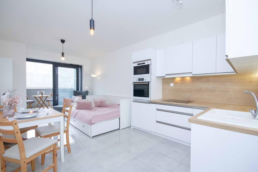 Apartment In Bratislava With Free Parking Εξωτερικό φωτογραφία