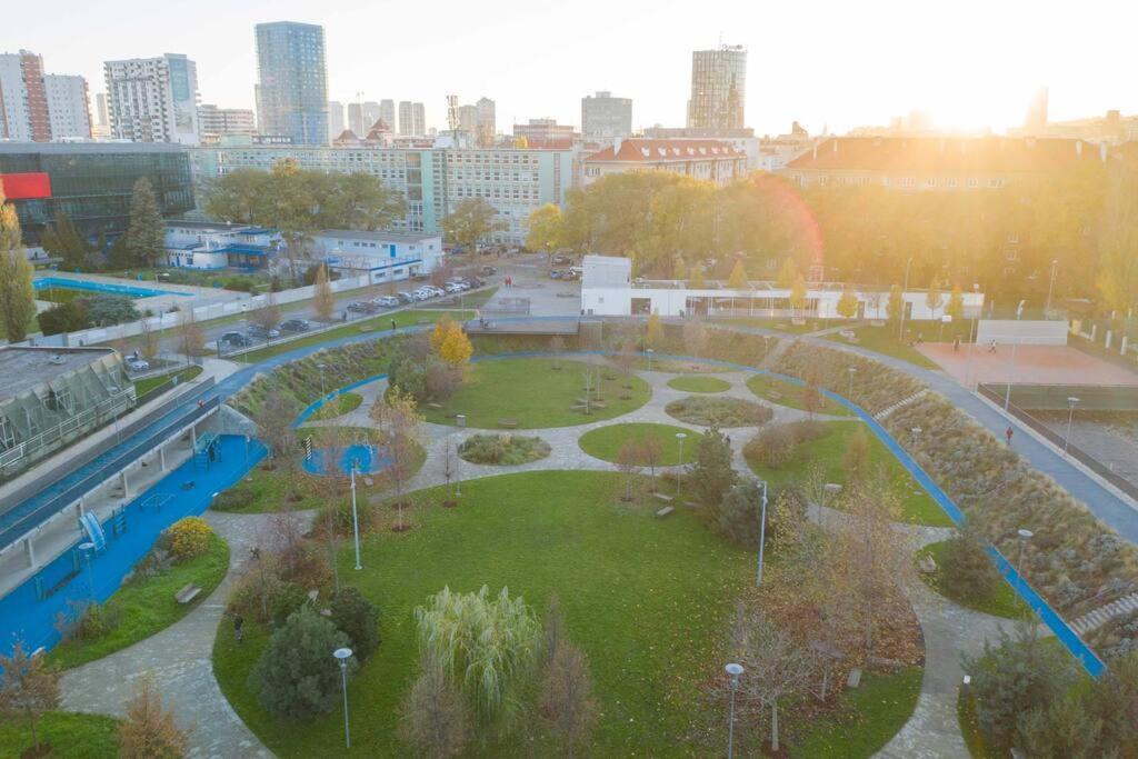 Apartment In Bratislava With Free Parking Εξωτερικό φωτογραφία